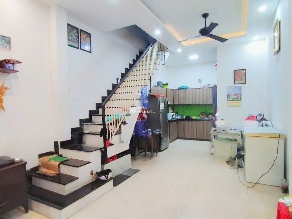 NHÀ ĐẸP - BÌNH TÂN GIÁP TÂN PHÚ - 2 TẦNG - HẺM XE HƠI - CHỈ NHỈNH 4 TỶ 