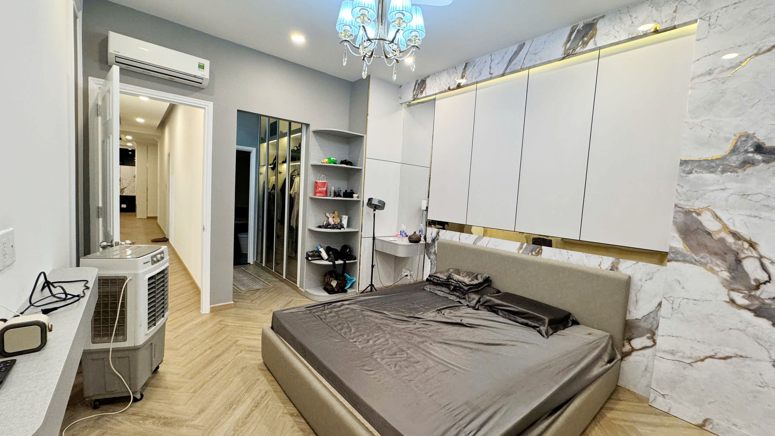 BÁN CĂN HỘ 105m2 BLOCK D FULL NỘI THẤT CC BELLEZA QUẬN 7