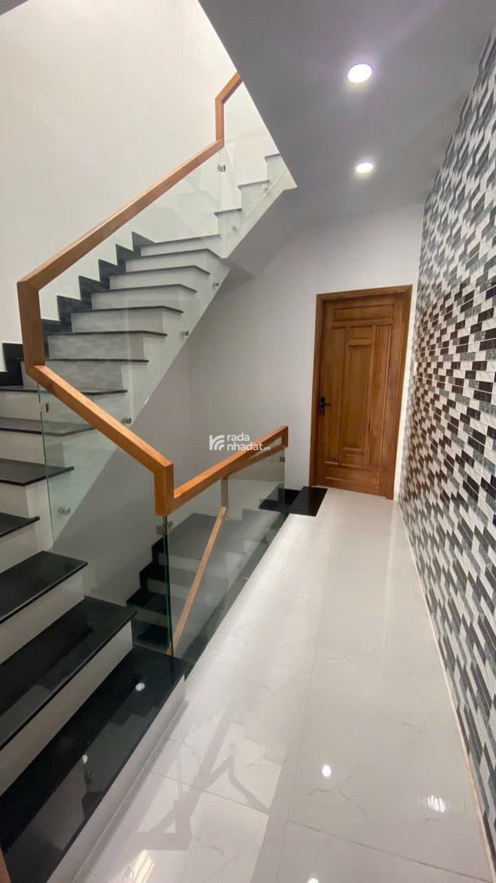 Bán nhà Hxh 5m đường Gò Dầu. Q Tân Phú. DT: 4x15m . Giá: 6,350 Tỷ