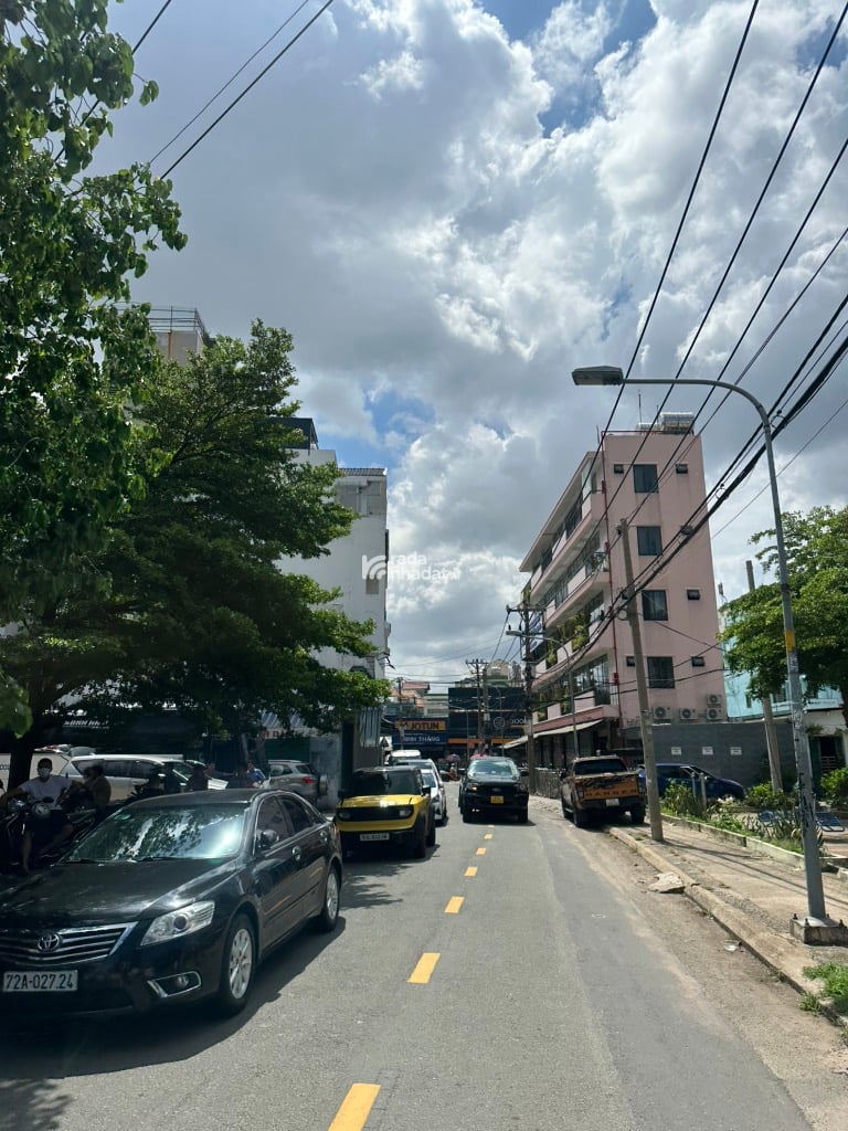 BÁN CHDV CAO CẤP 7 TẦNG 210M2 NGANG KHỦNG 8M THU NHẬP 160TR/TH NHIK 28 TỶ