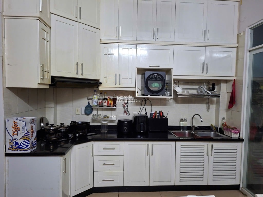  Diện tích 72m2 - 4x18 - Nhà đẹp, kết cấu 1 trệt 2 lầu có sân thượng trước gồm 4PN, 4WC 