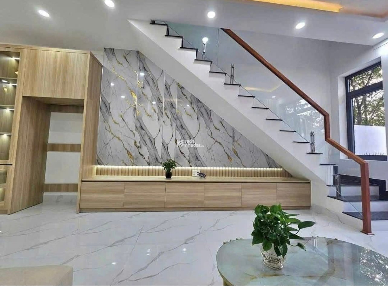 BÁN NHÀ PHỐ ĐẸP 3 TẦNG TRUNG TÂM TP. TÂN AN, LONG AN 70M2 CHỈ 2TỶ2 SHR