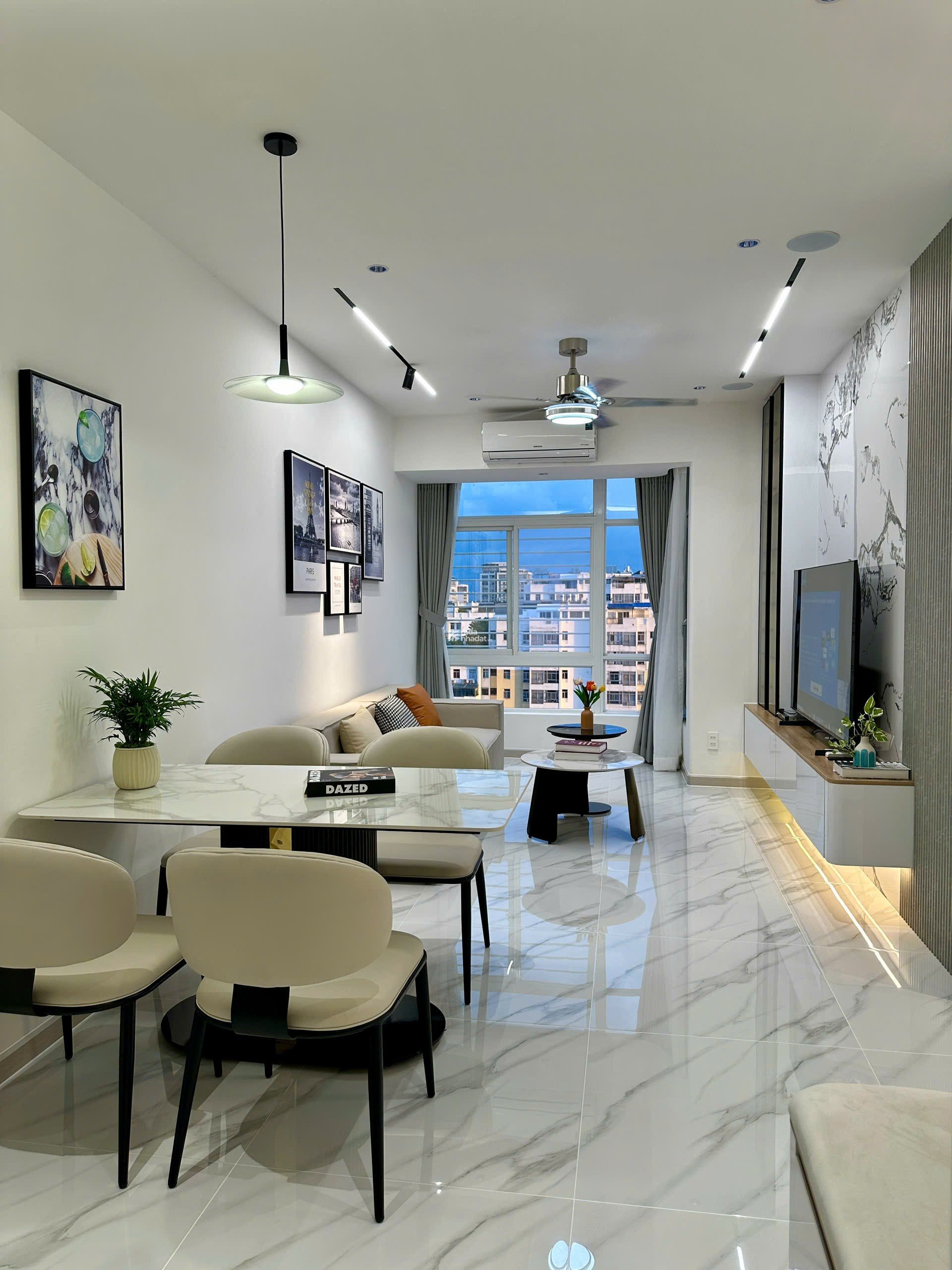 Bán nhanh căn hộ Sky garden 3, PMH, Q7, DT 72 m2, căn góc, TK 3PN nhà mới đẹp, giá chỉ 6,3 tỷ 
