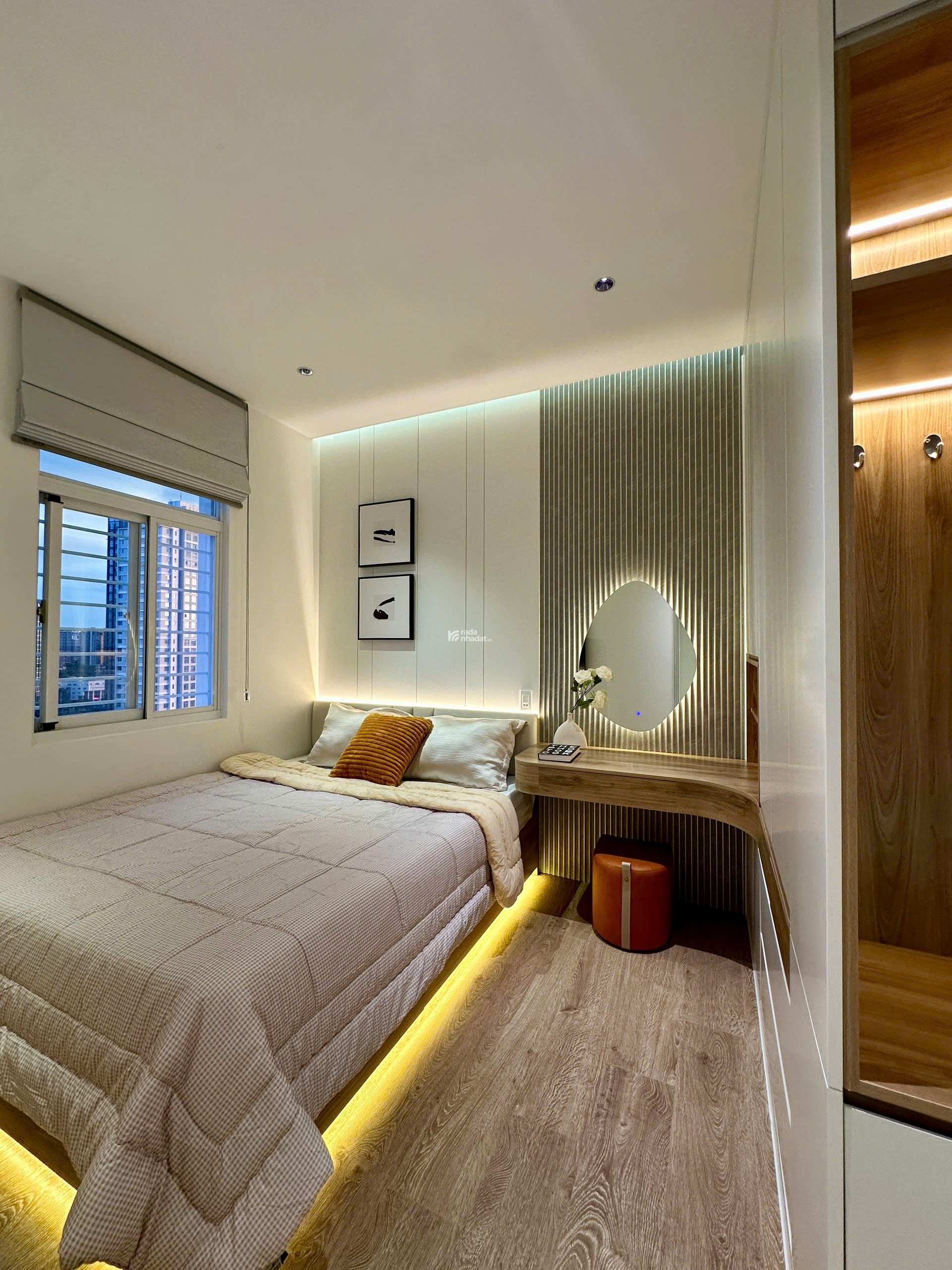 Bán nhanh căn hộ Sky garden 3, PMH, Q7, DT 72 m2, căn góc, TK 3PN nhà mới đẹp, giá chỉ 6,3 tỷ 