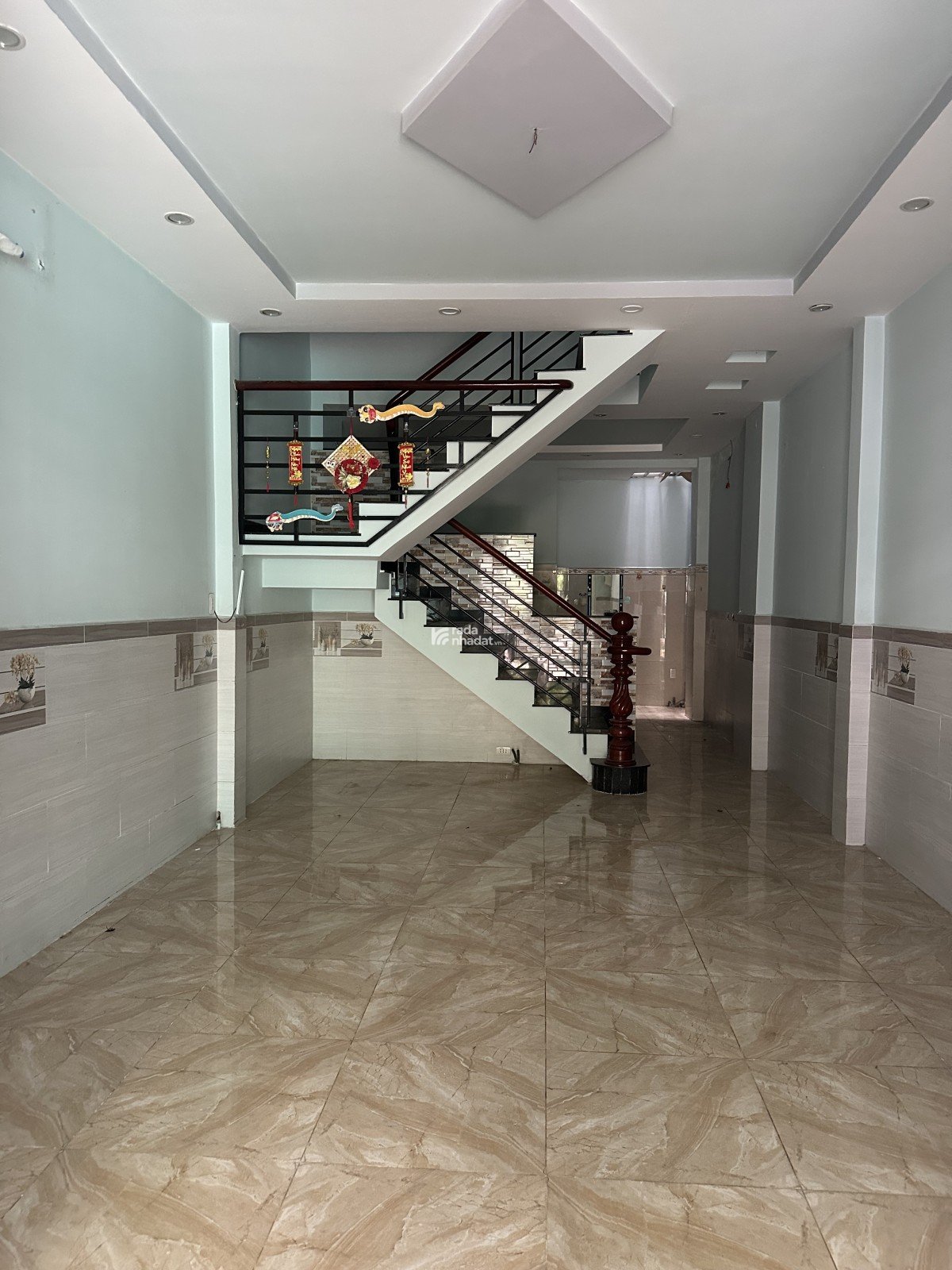 NHÀ ĐẸP 50m2 HẺM OTO THÔNG 5m - (412.5) VUÔNG A4 - 2 TẦNG 2PN - 6.05 TỶ