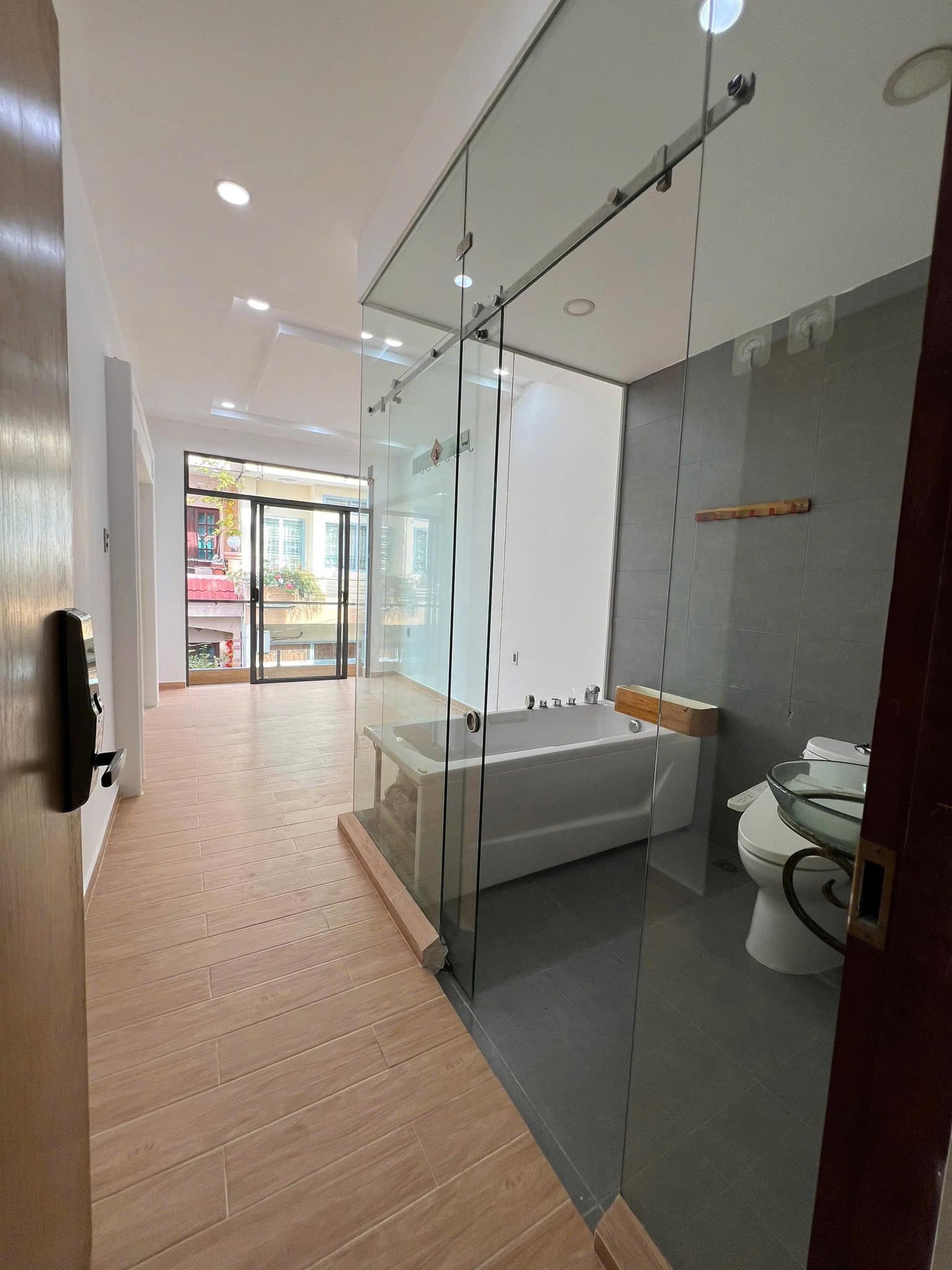 Chính chủ gửi bán nhà Nam Kỳ Khởi Nghĩa, Võ Thị Sáu, Quận 3, Giá 3 tỷ 150, Diện tích 45m2
