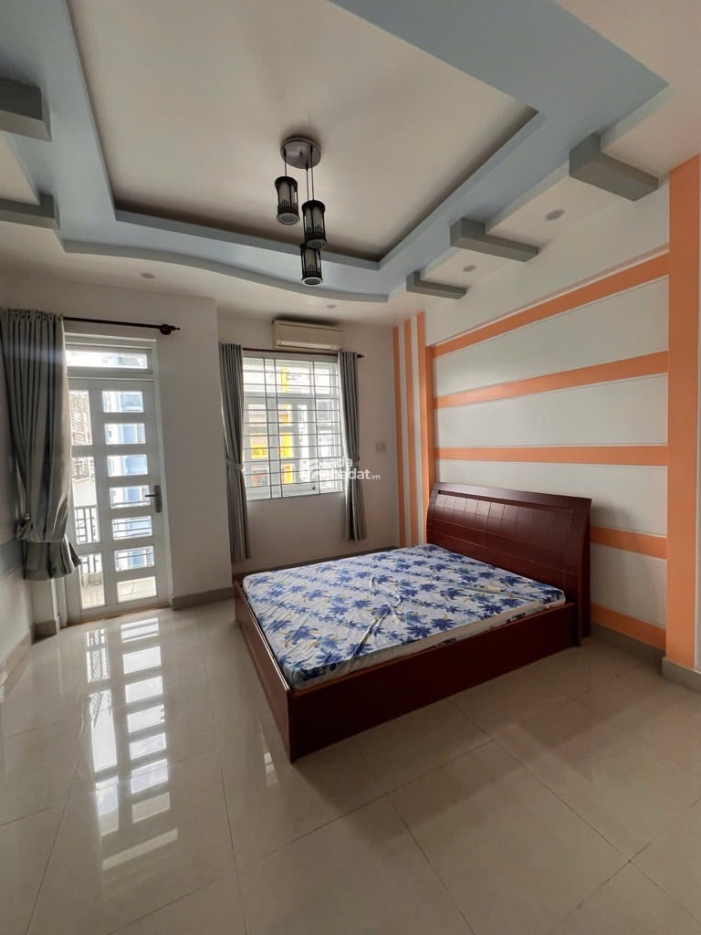 Bán nhà khu VIP toàn 6 tầng, 4x18m, ôtô tới sân, Ngay CV Làng Hoa Gò Vấp, 11.x tỷ