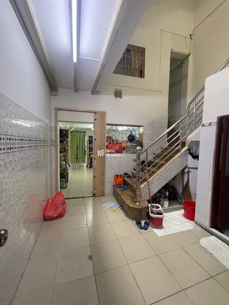 HXH THÔNG - NGAY CHỢ KIM BIÊN- Phùng hưng - Q.5 - DT: 4.25*19m- 11 tỷ 990