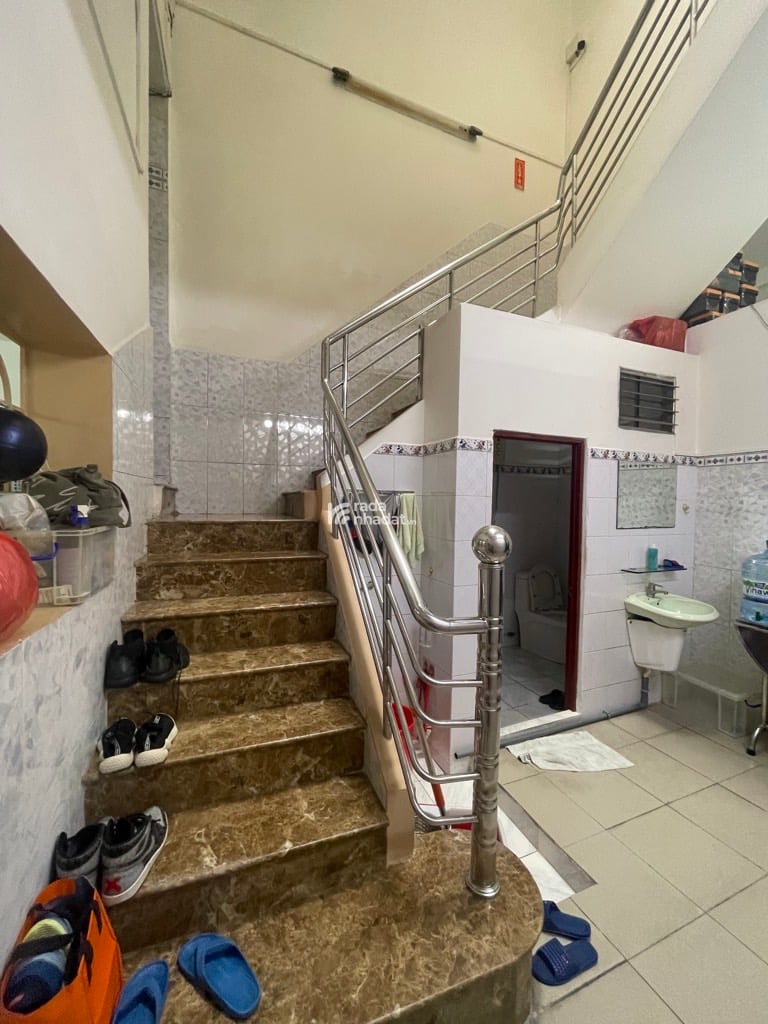 HXH THÔNG - NGAY CHỢ KIM BIÊN- Phùng hưng - Q.5 - DT: 4.25*19m- 11 tỷ 990