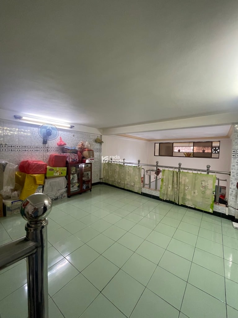 HXH THÔNG - NGAY CHỢ KIM BIÊN- Phùng hưng - Q.5 - DT: 4.25*19m- 11 tỷ 990