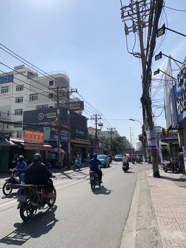TOÀ NHÀ VP CHDV- 1 HẦM 10 TẦNG NỔI CÓ THANG MÁY  Âu Cơ phường Tâ