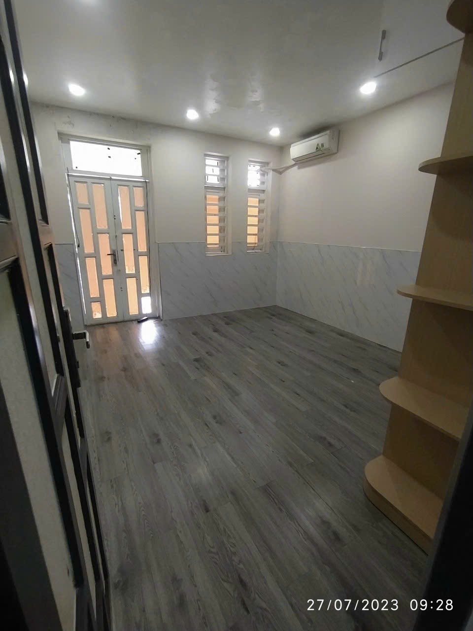 Bán nhanh nhà 4x18m khu dân cư hiện hữu SHR
