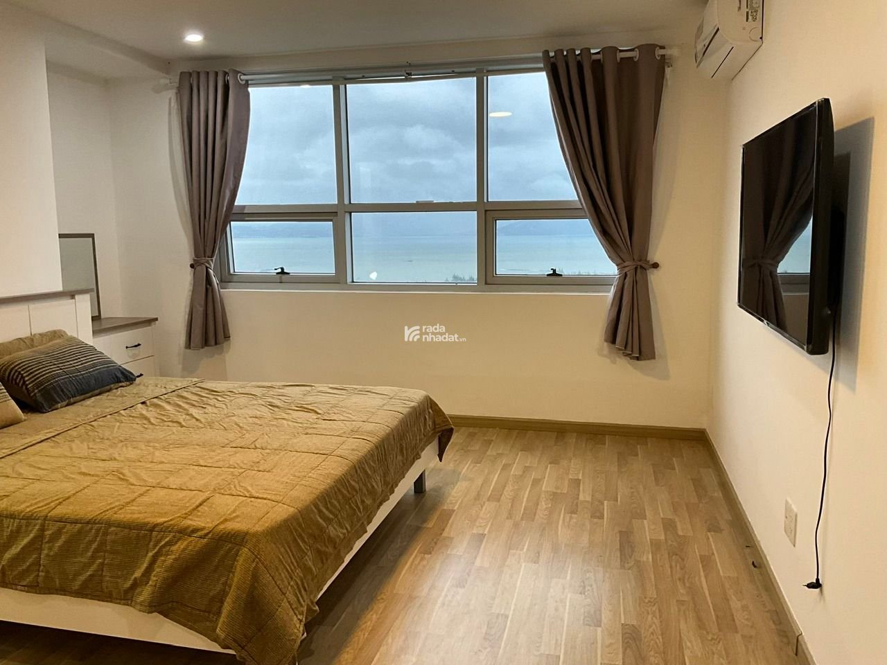 Bán căn hộ Blooming 1 phòng ngủ, 77m2 view biển cực đẹp