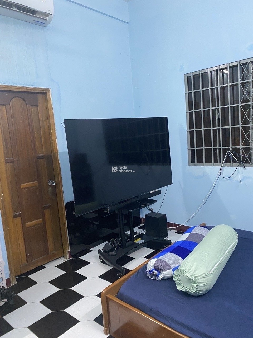 Bán nhà HXH 3.9m x 14.7m Phan Xích Long nở hậu 8.3m sát mặt tiền  