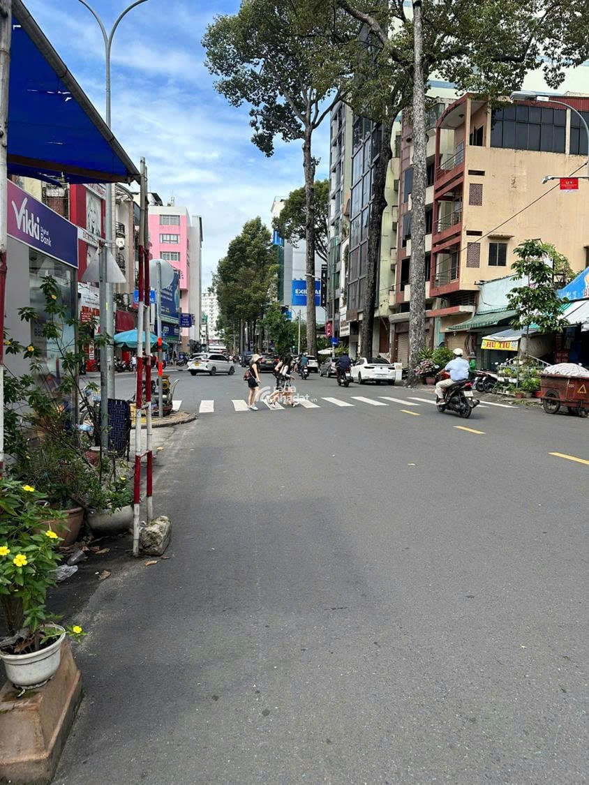 BÁN NHÀ 5 TẦNG SIÊU VỊ TRÍ MT BÙI THỊ XUÂN, P. BẾN THÀNH, Q.1_DT: 4.2x18m_GIÁ 55 TỶ