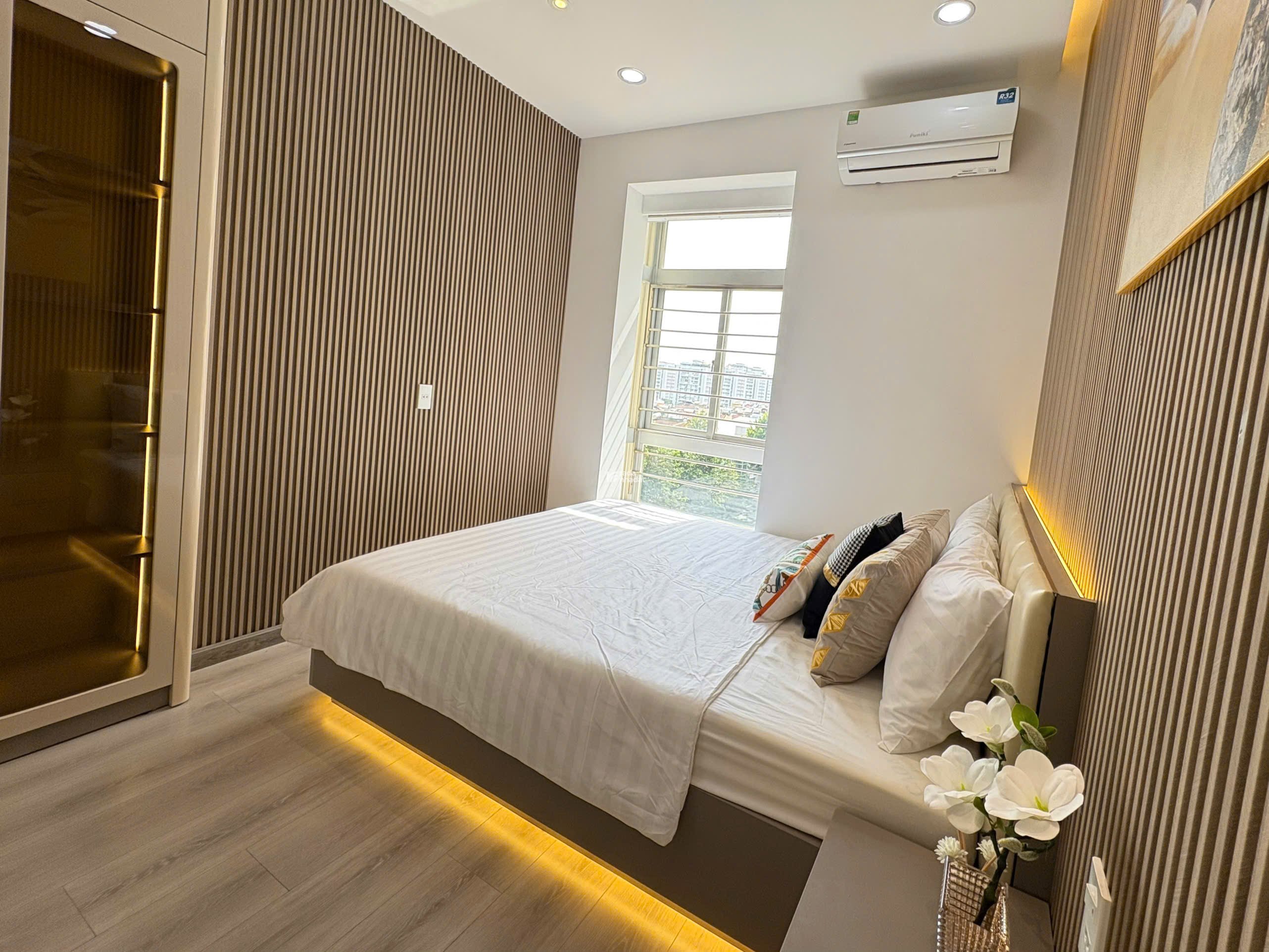 Bán nhanh căn hộ Sky garden 2, PMH, Q7, DT 91m2 căn góc, TK 3PN nhà mới đẹp, giá chỉ 8,1 tỷ 