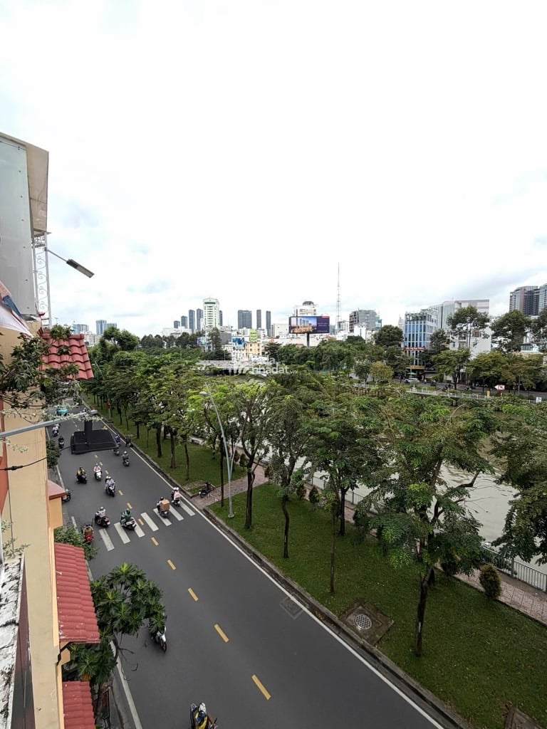 MT TRƯỜNG SA, BÌNH THẠNH,5 TẦNG VỪA Ở VỪA KD. GIẢM 350TR CHỈ CÒN 9.35T TL 