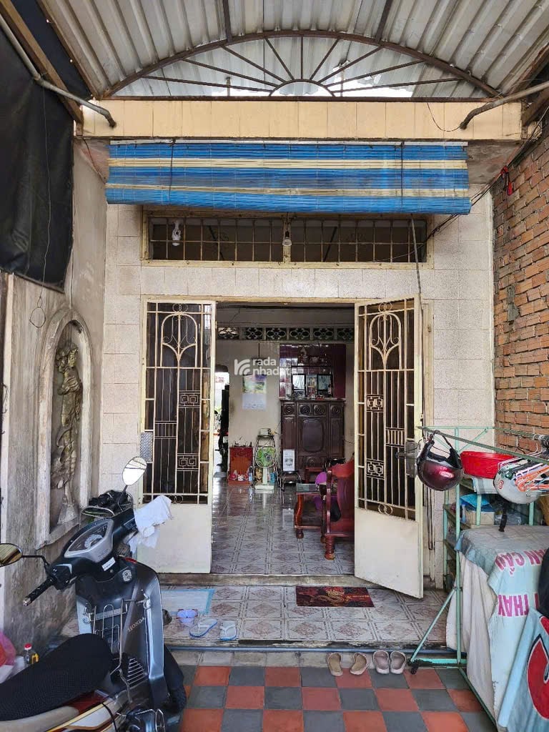 " BÁN NHÀ CẤP 4 , NAM HOÀ, PHƯỚC LONG A, Q 9.Dt: 95 m2,(3.225).GIÁ BÁN: 9.9 TỶ 