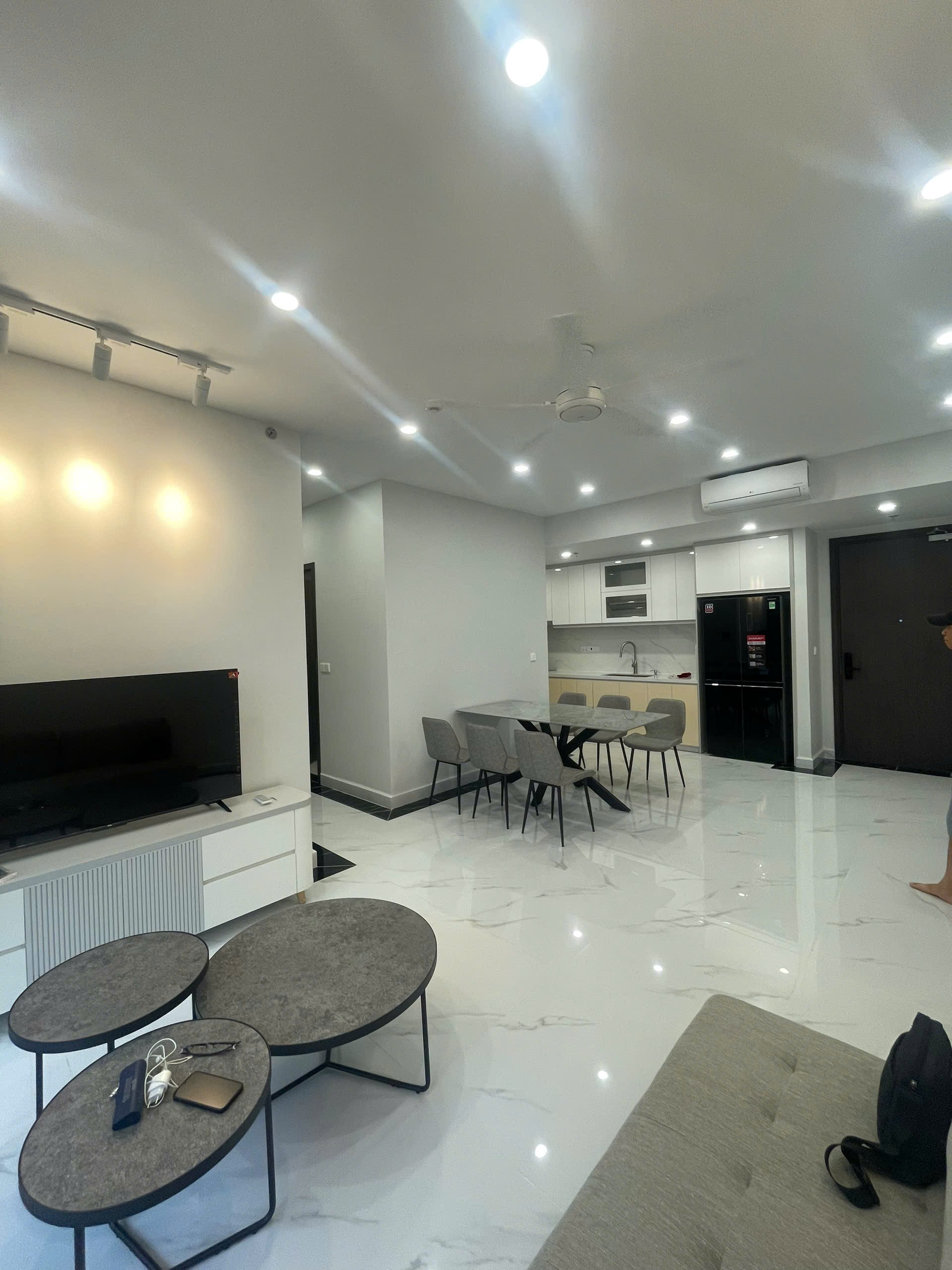 cho thuê căn hộ 3PN2WC - 21 triệu/tháng - Full NT đẹp - 105m2 - Celesta Rise