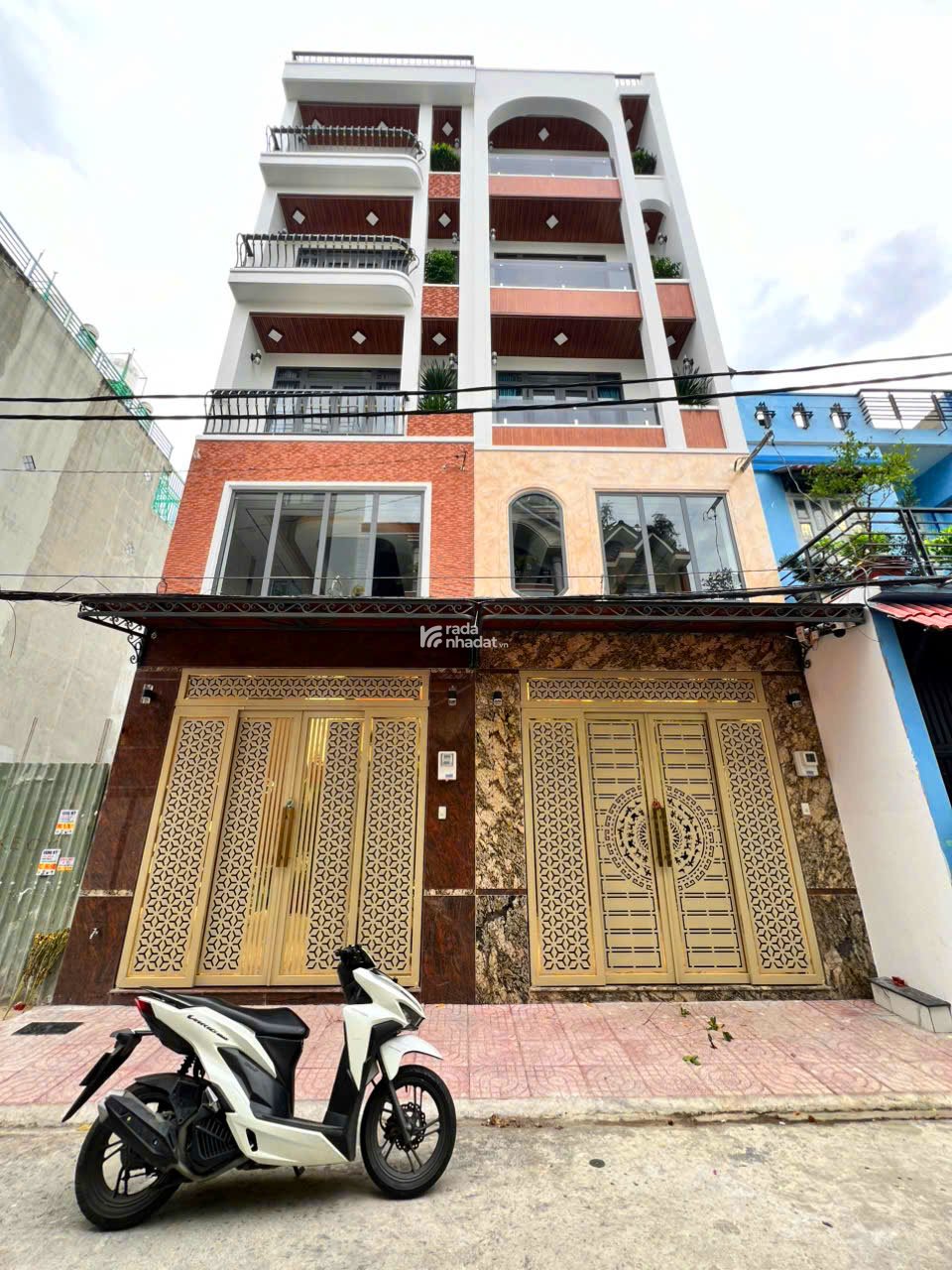 BÁN NHÀ MỚI ĐÚC 5 TẤM ,DT 4X16M HẺM 413 LÊ VĂN QUỚI . GIÁ 8,9 TỶ TL 