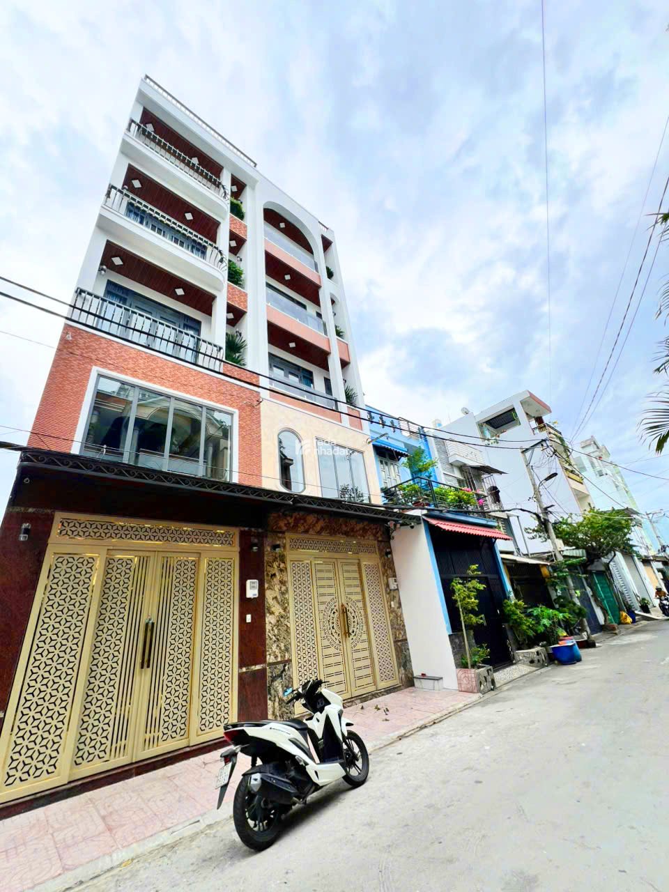 BÁN NHÀ MỚI ĐÚC 5 TẤM ,DT 4X16M HẺM 413 LÊ VĂN QUỚI . GIÁ 8,9 TỶ TL 