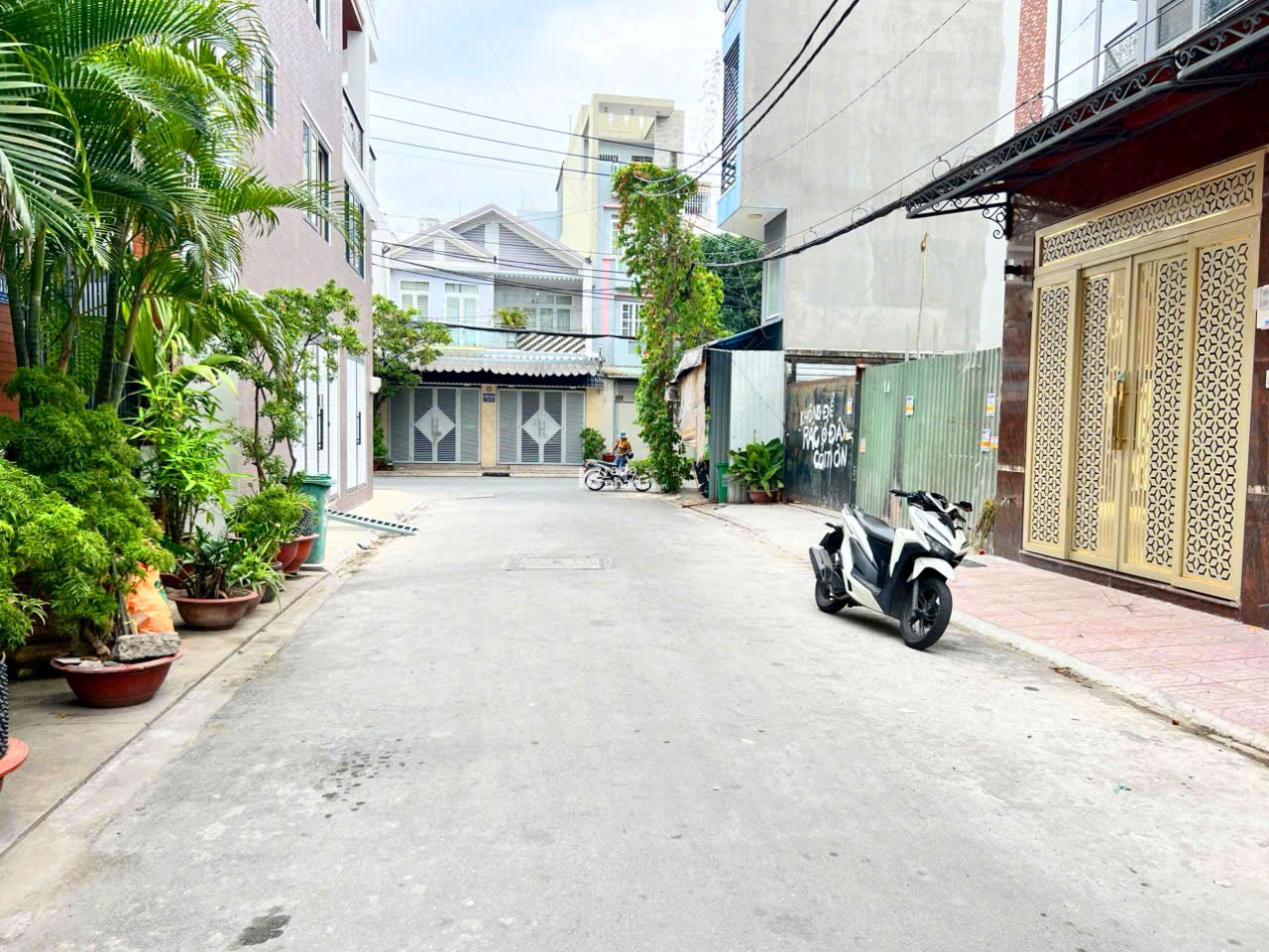 BÁN NHÀ MỚI ĐÚC 5 TẤM ,DT 4X16M HẺM 413 LÊ VĂN QUỚI . GIÁ 8,9 TỶ TL 