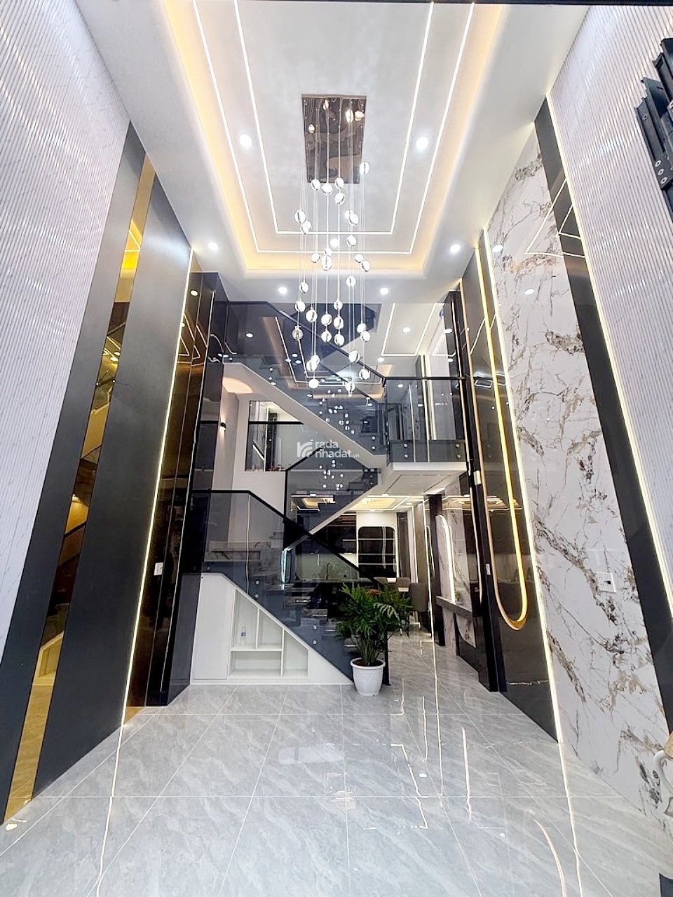 BÁN NHÀ HƯƠNG LỘ 2 SIÊU ĐẸP 5 TẦNG 4PN 6.X TỶ HẺM 6M THÔNG SÁT MẶT TIỀN GIÁP TÂN PHÚ