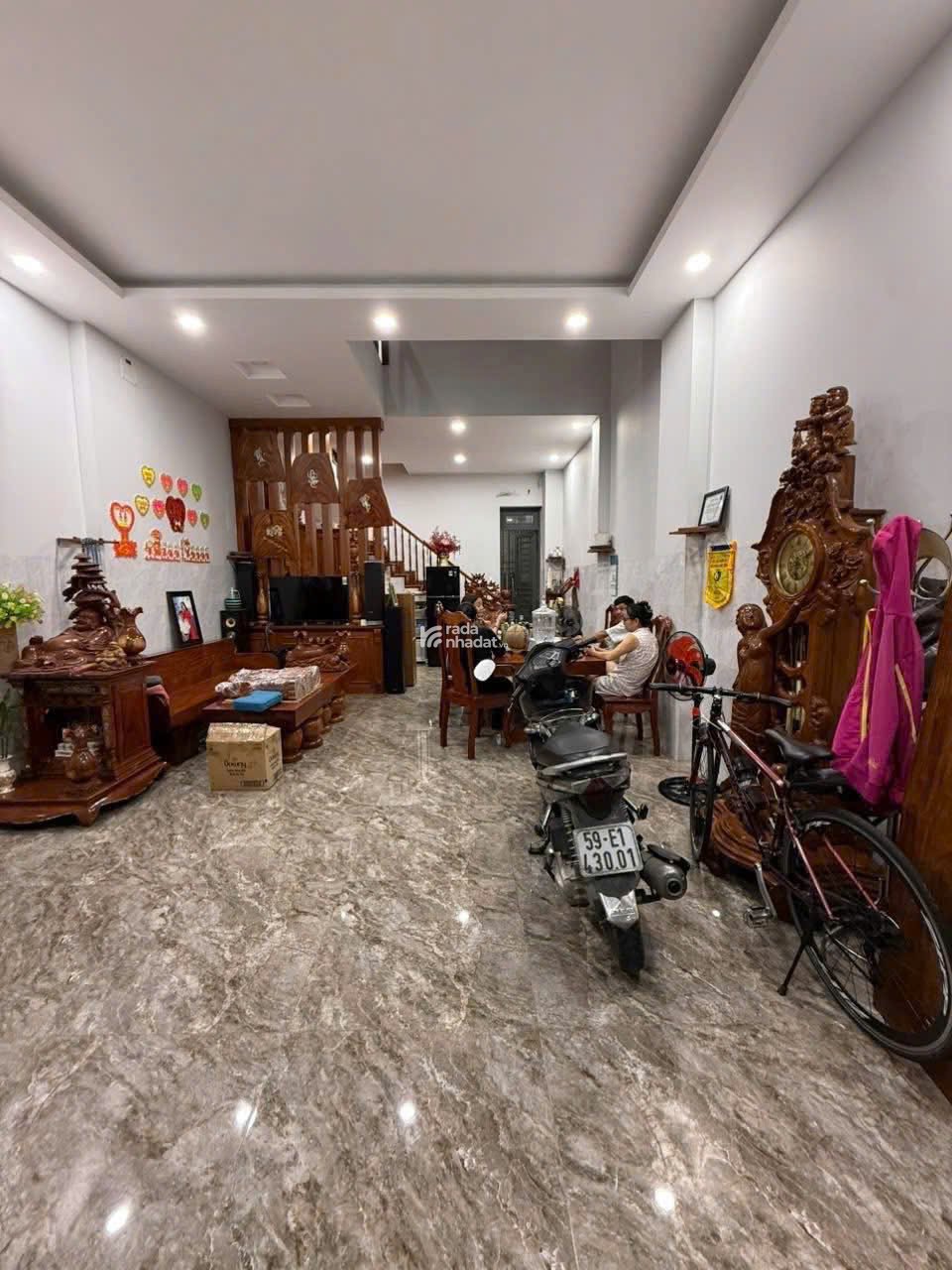 BÁN NHÀ FULL NỘI THẤT GỖ CHỈ 2TỶ850TR Ở NGUYỄN VĂN QUÁ, Q12. SỔ SẴN