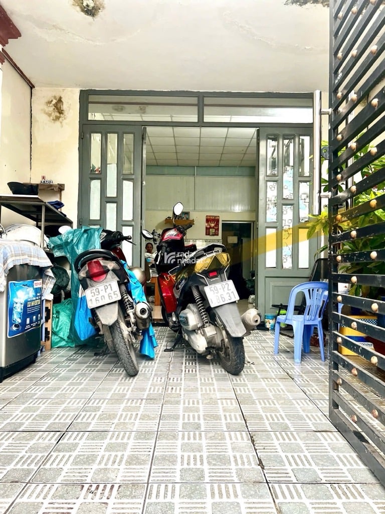 MẶT TIỀN RỘNG THOÁNG XE TẢI BON BON - NHÀ C4 TIỆN KINH DOANH CHO THUÊ -- 66M2 