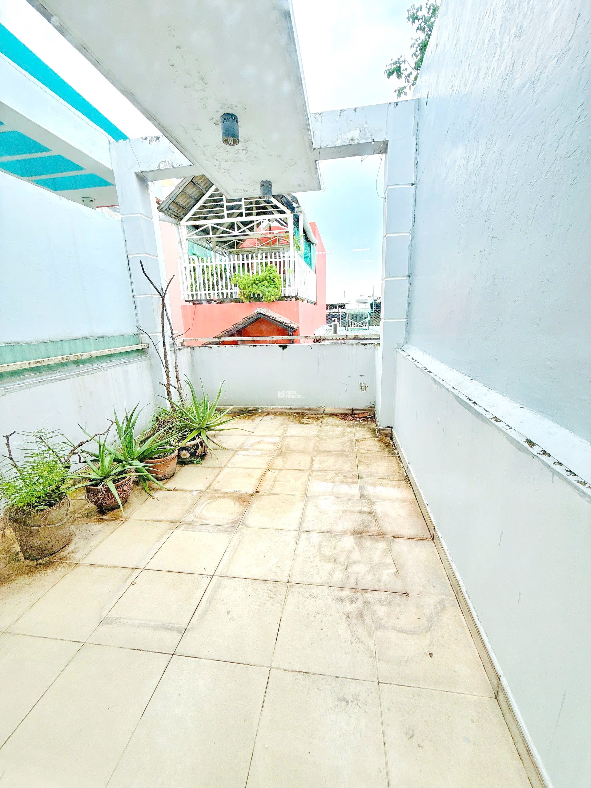 Bán nhà 2 lầu gần MT đường Hưng Phú P.10 Quận 8