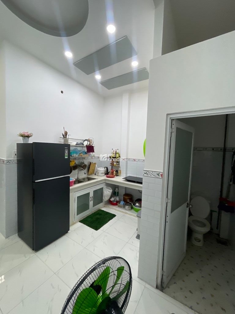 TRUNG TÂM TÂN PHÚ- SÁT QUẬN 11- TRỊNH ĐÌNH TRỌNG- PHÚ TRUNG- TÂN PHÚ-DT: 4*17M- 6 TỶ 7