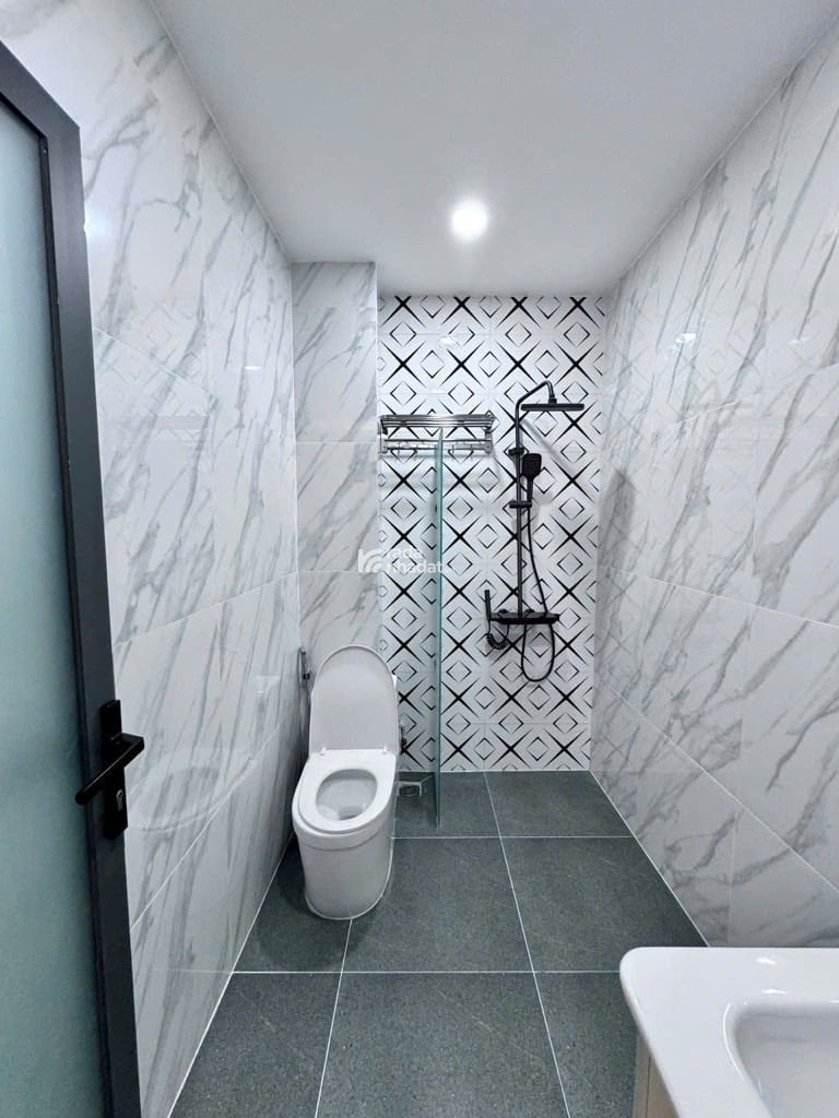 SIÊU PHẨM NHÀ MỚI ĐẸP - HẺM XE HƠI THÔNG - HUỲNH VĂN NGHỆ P.15 TÂN BÌNH - 4 TẦNG - 5 PN - GẦN CHỢ