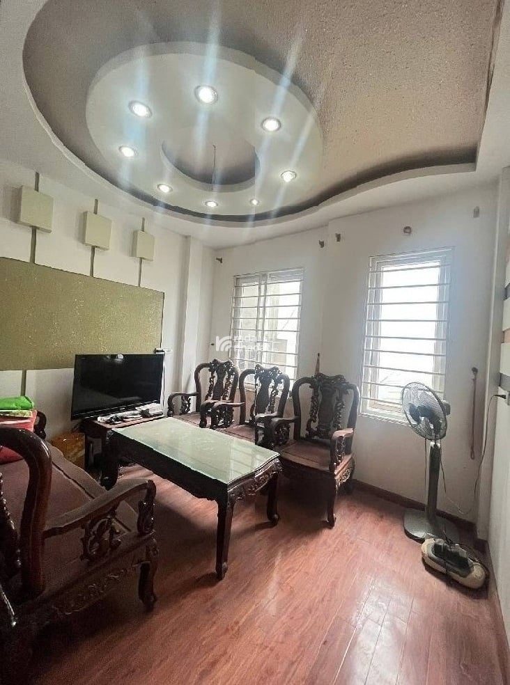 CẦU GIẤY - 5 TẦNG - NHÀ ĐẸP - SỔ VUÔNG - 40M2 - 9.1 TỶ - VÀI BƯỚC RA PHỐ