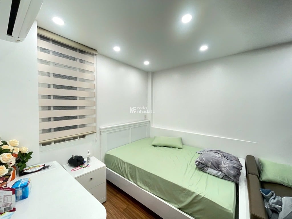 Bán nhà đường Tân Kỳ Tân Quý 4,5x11M 4 lầu