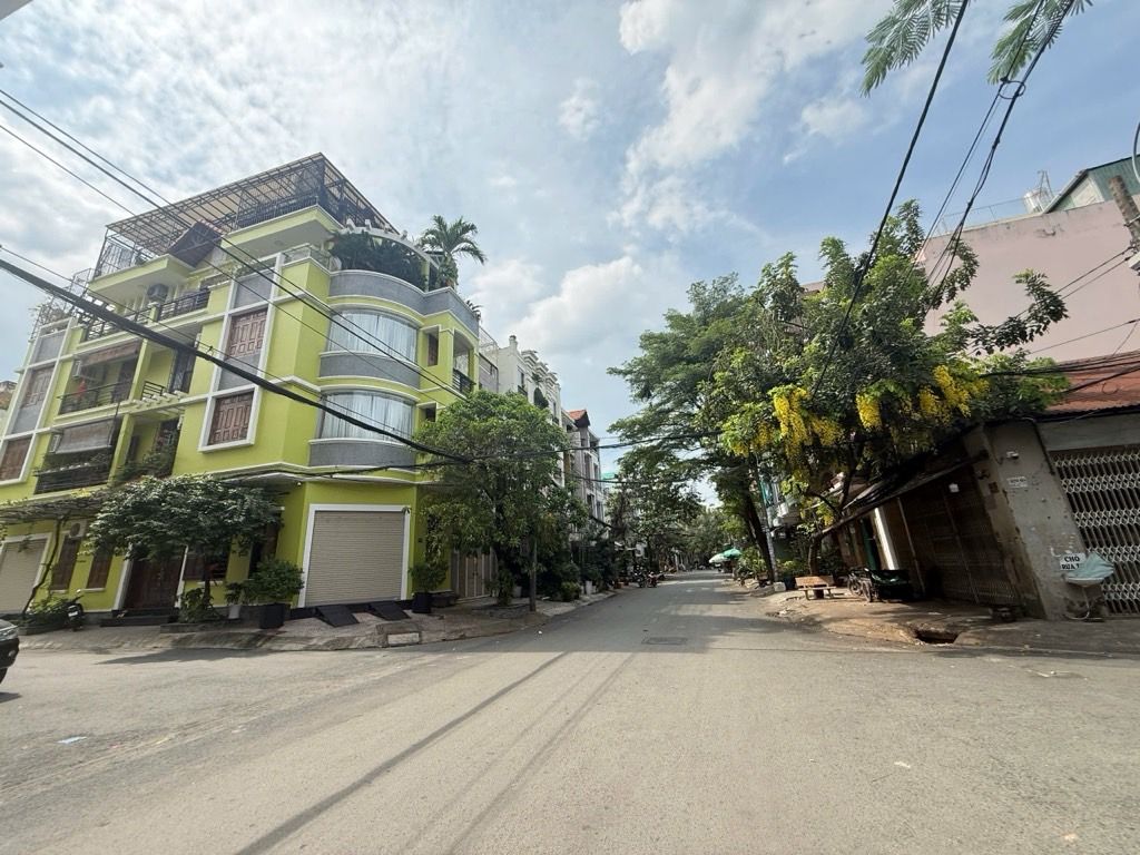 Nhà đẹp 5 tầng 66m2(4x17)-mặt tiền hẻm 10m-Bà Hom-giá 9.8 tỷ