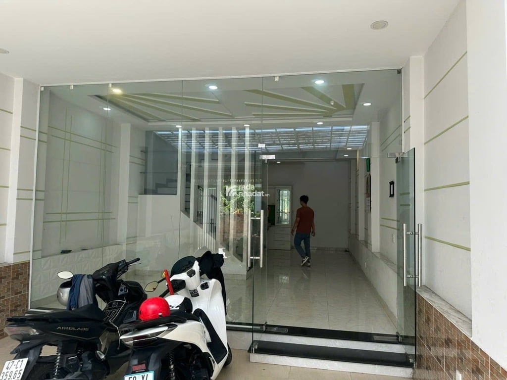MẶT TIỀN KD TỐT, NGANG HIẾM HƠN 5m, 3 TẦNG GẦN BV LÊ VĂN THỊNH, 75m2 CHỈ 9,4 TỶ.