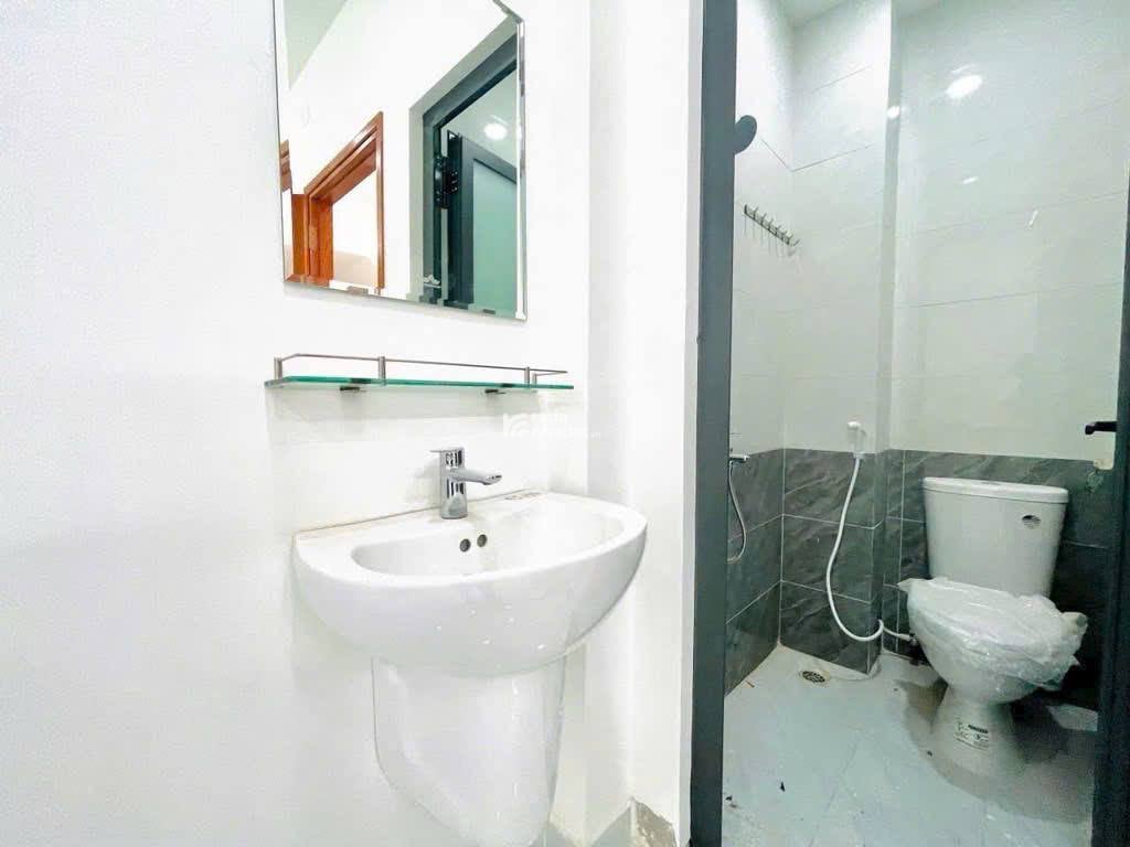 14P CHDV- DÒNG TIỀN 80tr/TH- HẺM XE HƠI - LÔ GÓC NGANG HƠN 6M