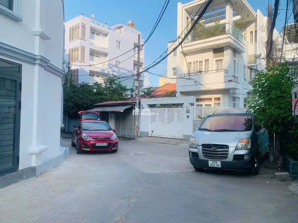 14P CHDV- DÒNG TIỀN 80tr/TH- HẺM XE HƠI - LÔ GÓC NGANG HƠN 6M