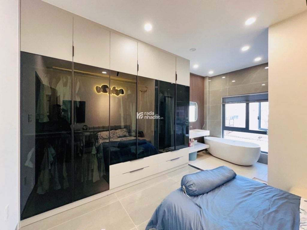 MẶT TIỀN ĐƯỜNG 14M - TRUNG TÂM QUẬN 7 - NHÀ MỚI FULL NỘI THẤT - CÓ THANG MÁY