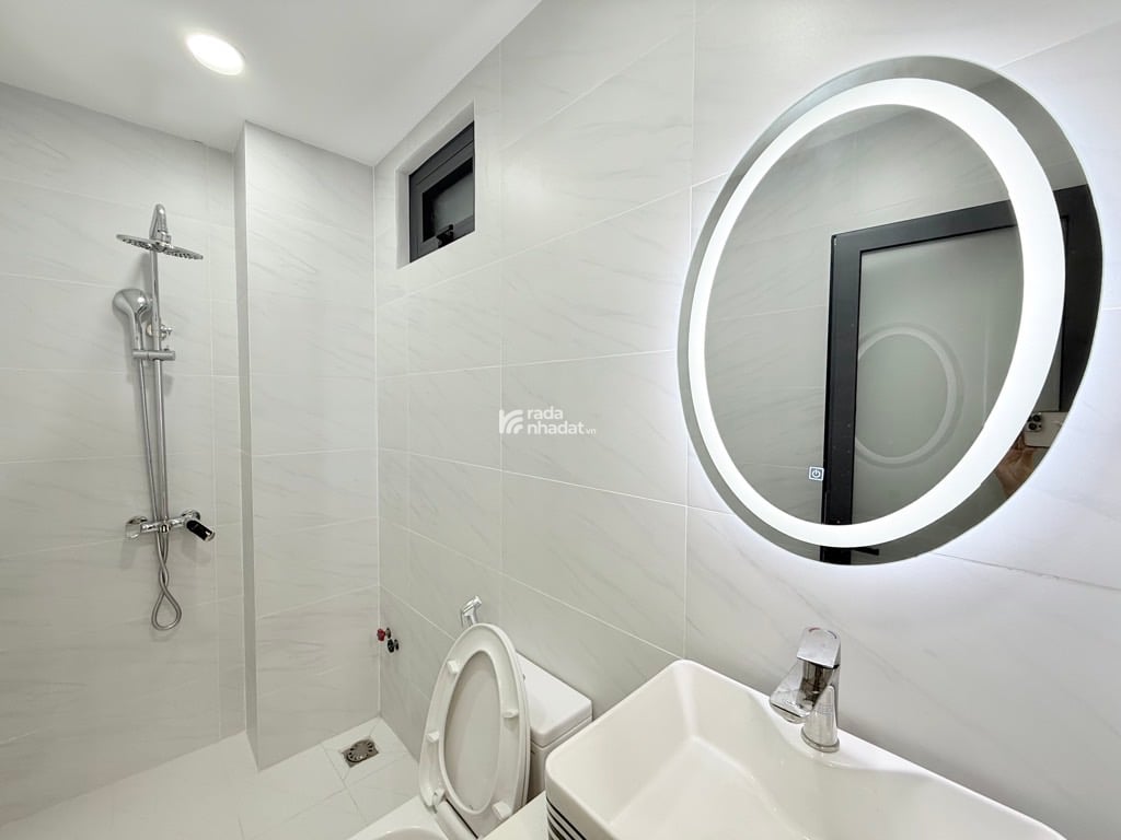 HẺM PHÂN LÔ Ô TÔ - NGUYỄN VĂN ĐẬU - NGANG 7M 40M (7x5.7) 5 TẦNG 3 PN 3 WC - 2 MẶT BAN CÔNG