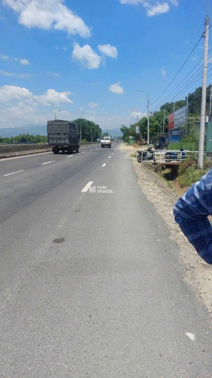 Bán 700m2 có thổ cư mặt tiền đường QL1A xã Vĩnh Phương, Nha Trang , Khánh Hoà . Giá 5,3 tỉ