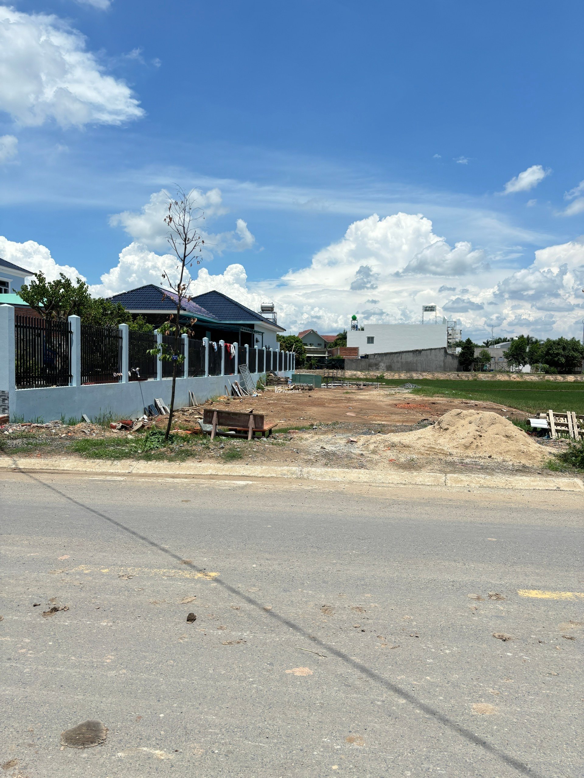 Còn 1 lô duy nhất mặt tiền Nguyễn thị Hạnh gần kề Vinhomes