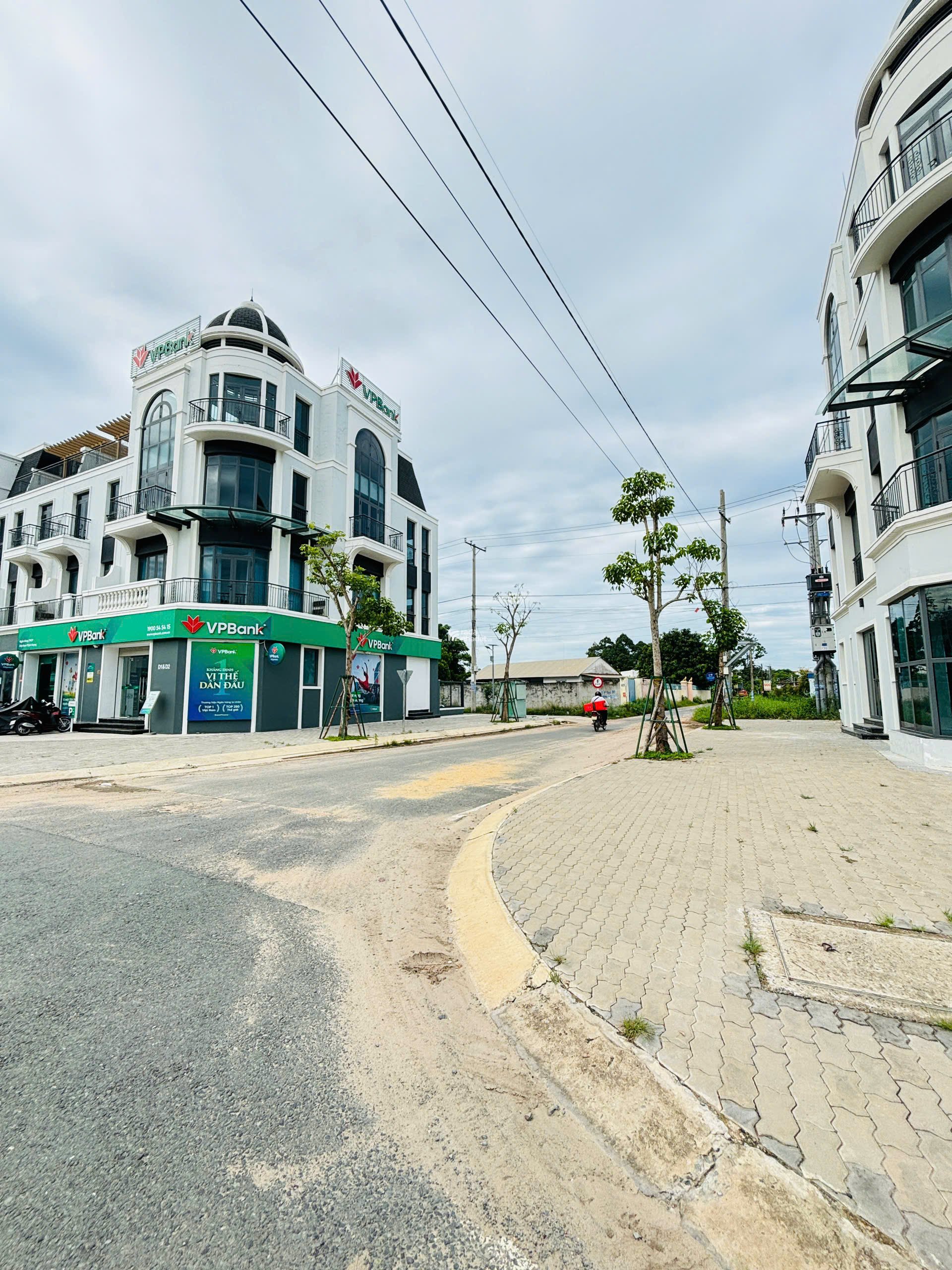 Còn 1 lô duy nhất mặt tiền Nguyễn thị Hạnh gần kề Vinhomes