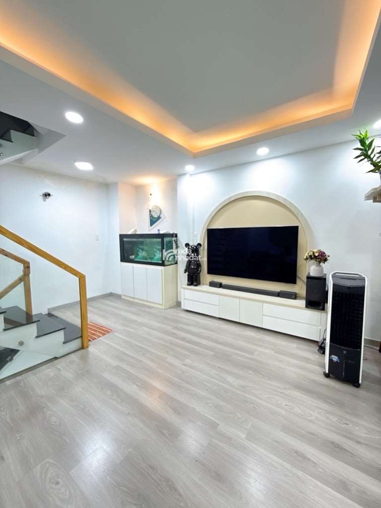 NHÀ 5 TẦNG TÂN BÌNH - 34M2 - 2 PN - HẺM 3M THÔNG - AN NINH 