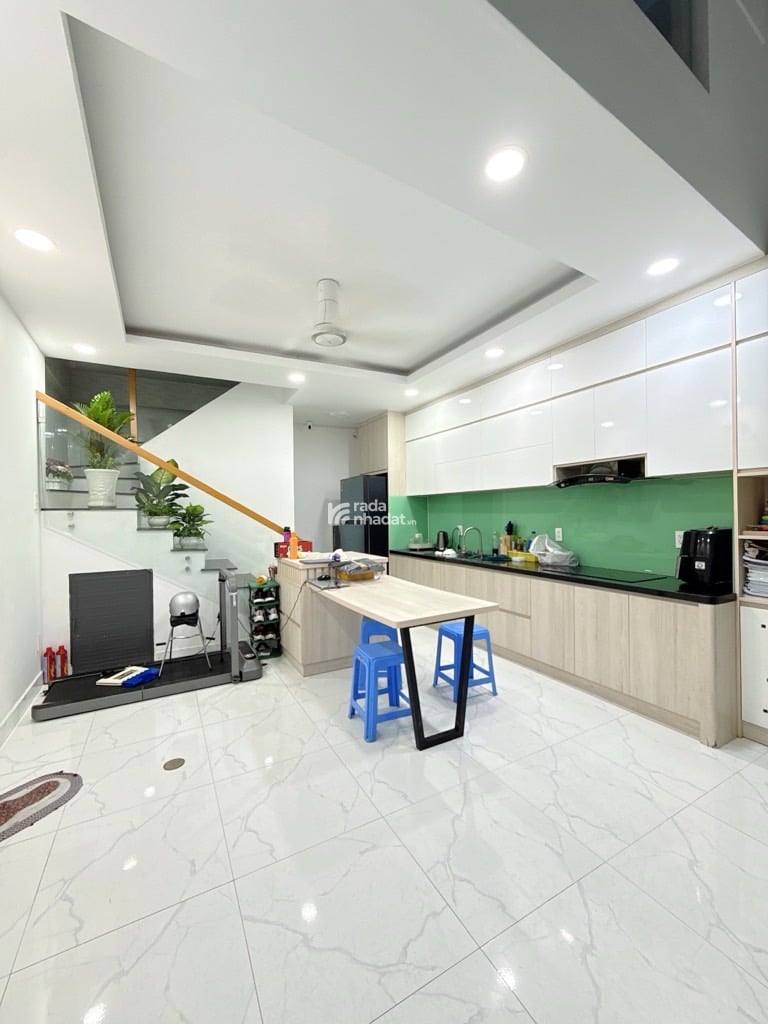 NHÀ 5 TẦNG TÂN BÌNH - 34M2 - 2 PN - HẺM 3M THÔNG - AN NINH 