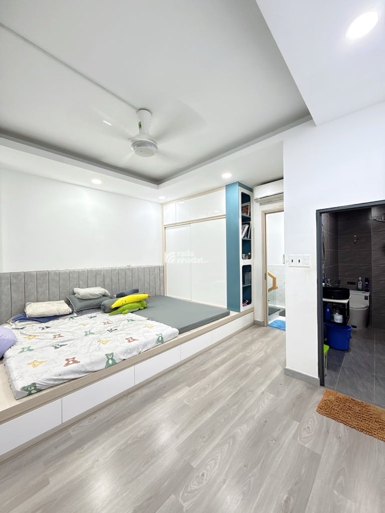 NHÀ 5 TẦNG TÂN BÌNH - 34M2 - 2 PN - HẺM 3M THÔNG - AN NINH 