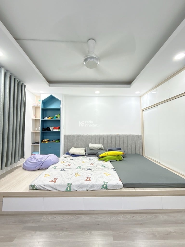 NHÀ 5 TẦNG TÂN BÌNH - 34M2 - 2 PN - HẺM 3M THÔNG - AN NINH 
