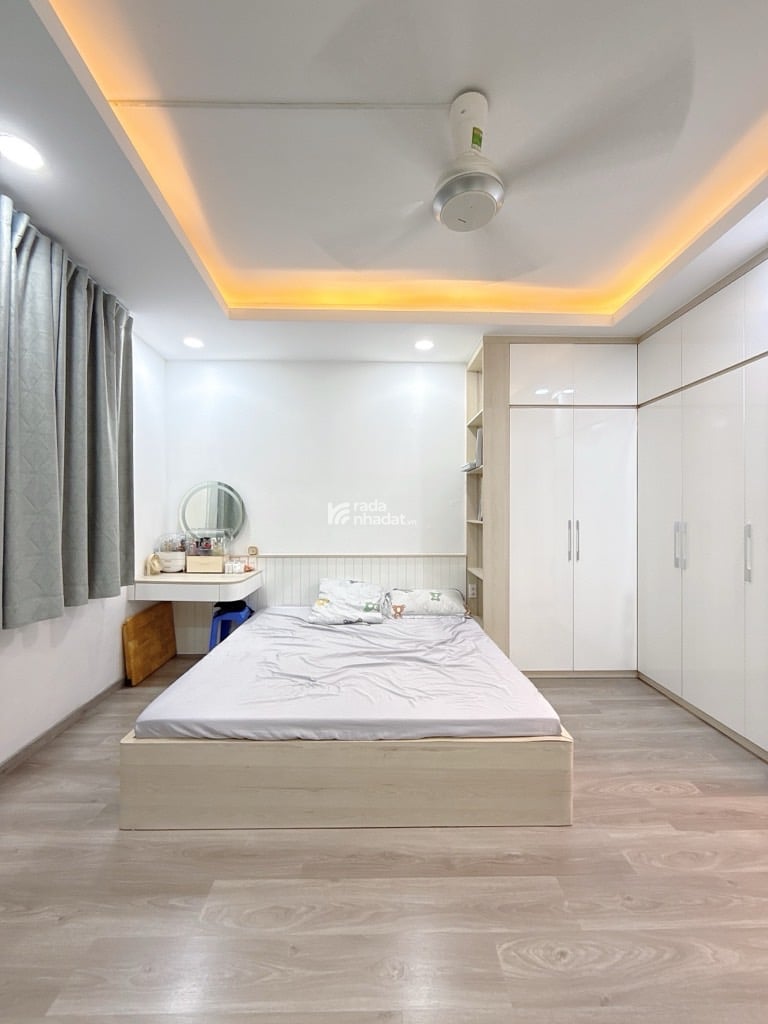 NHÀ 5 TẦNG TÂN BÌNH - 34M2 - 2 PN - HẺM 3M THÔNG - AN NINH 