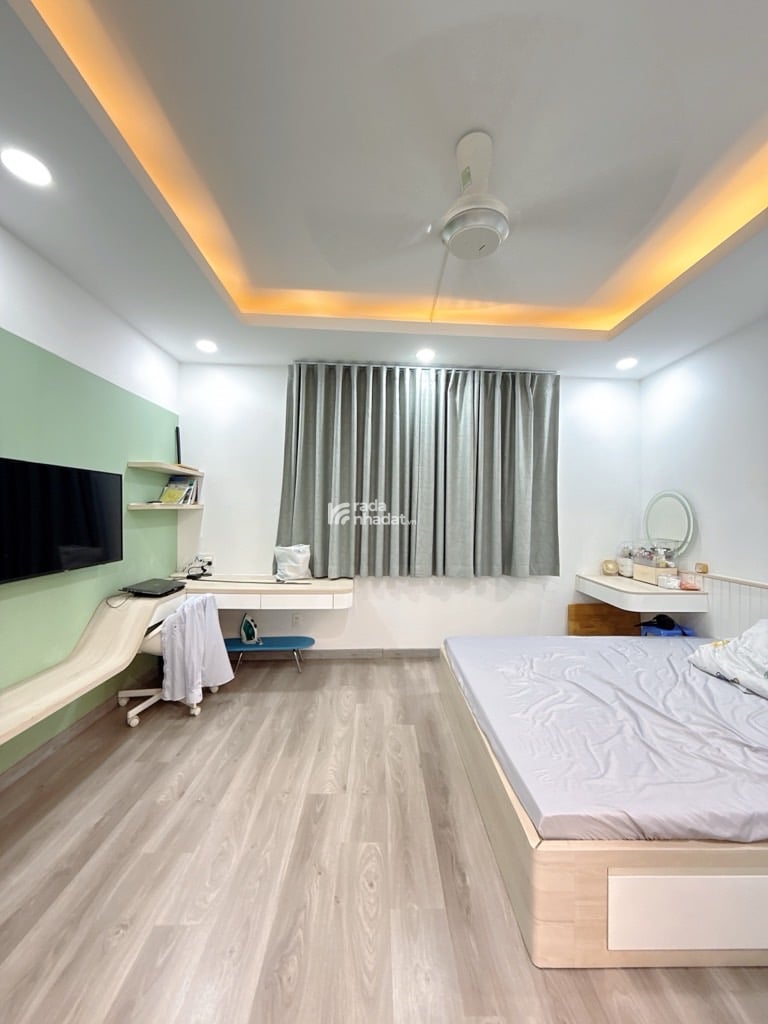 NHÀ 5 TẦNG TÂN BÌNH - 34M2 - 2 PN - HẺM 3M THÔNG - AN NINH 