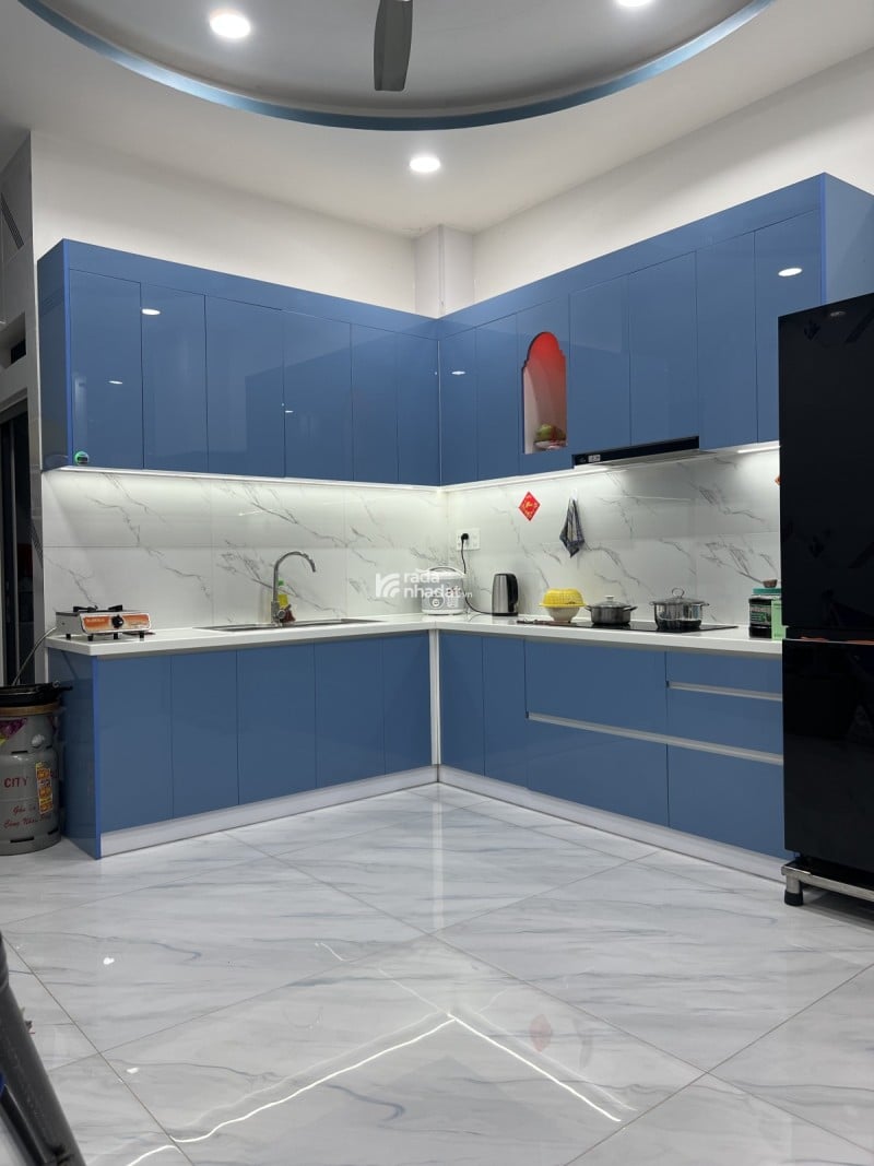 Bán nhà mặt tiền Nguyễn Xuân Khoát-ngang 4m-4PN-sổ vuông-lô góc-kinh doanh sầm uất